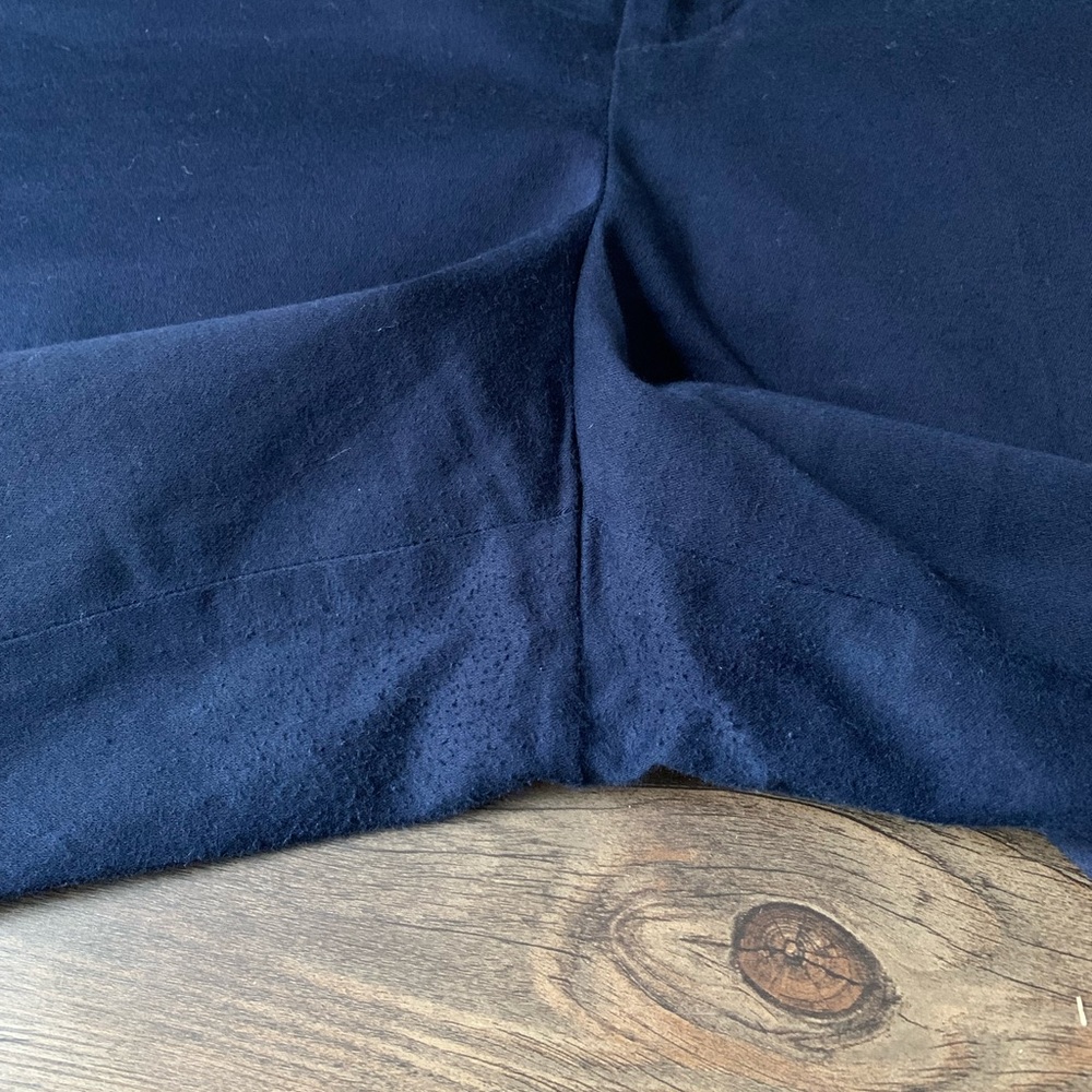 FINAL PRICE  - LAUREN Ralph Lauren Ladies Navy Bermuda Short. - Picture 9 of 9